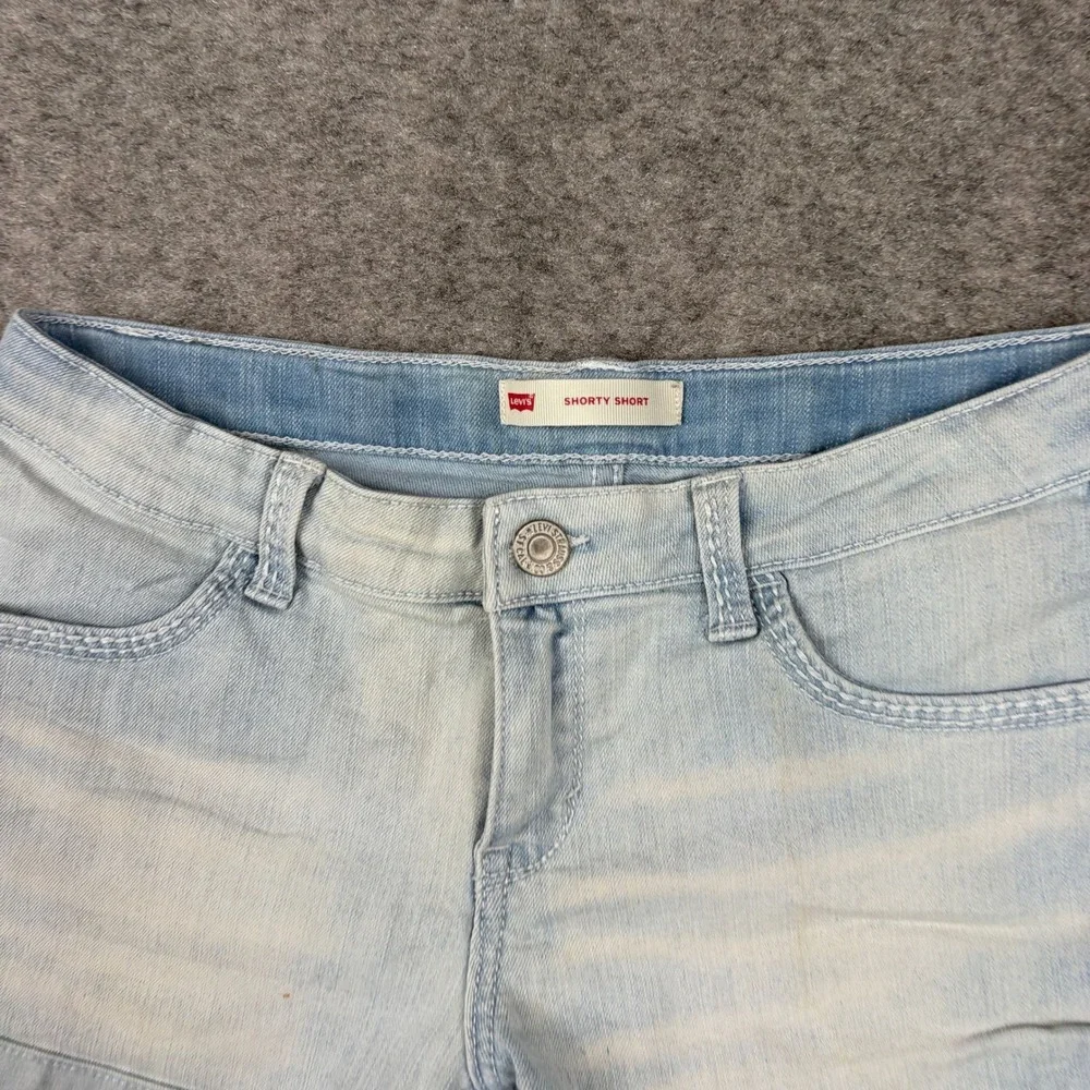 Levi's‎ Shorty Short Girls 16 Light Wash Denim Embroidered Flap Pocket Shorts